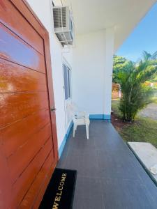 Apt a few mins to Alona Beach