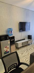 Modern Coral Bells Studio WiFi Pool Gym