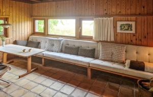 Cozy Home In Bindslev With House Sea View