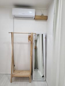 제주 공항 5분ㅣ2룸 5인 숙소ㅣ침대 3개ㅣ용두암 카페거리 산책로ㅣ실로스테이 - Jeju Island New Accommodation Shiloh Stay