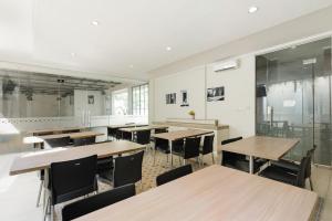 Sans Vibes Firdaus Mansion Kemang