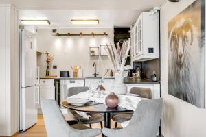 Northern Sky View with Free Parking