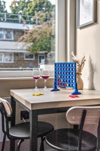 Beautifully Designed Studio with Communal Full Kitchen - Full Access