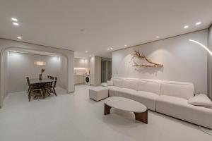 캄스테이 Calm Stay 명동 DDP 강남까지 연결되는 아늑한 쉼터