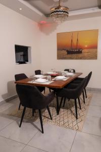 Palm Terraces 3BRen-suite Beach view apartment - Nyali