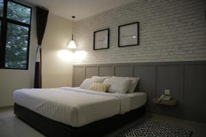 Mars Hotel