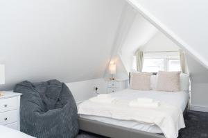 Open Mind Property - 8 Guests & Free Parking