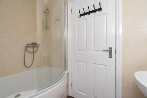 Open Mind Property - 8 Guests & Free Parking