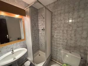 Studio cabine 3 couchages près des pistes à Auris - FR-1-297-351