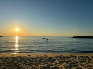 Villa Au soleil levant - 8 couchages - bord de mer - 4hvězdičkové hotely ve městě Le Barcarès