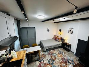Romantic Hideaway Studio next to Agenskalns Market & free parking