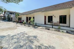 RedDoorz near Exit Toll Kalijati Subang