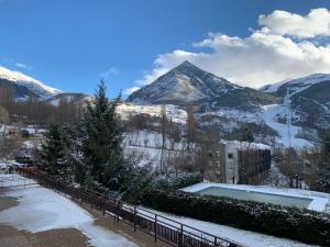 Cerler apartment with terrace and views