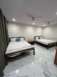 Red House Hostels - POWAI HOSTELS GROUPS