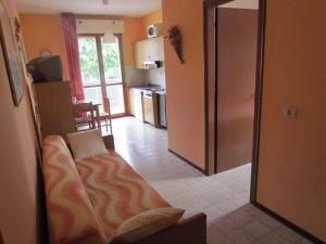 Enjoy a lovely flat with pool