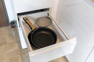 Wola Studio - 9th Floor with Balcony - by Rentujemy