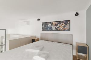 GuestHost - Brera Modern Apartment