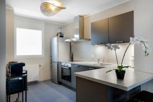 2 bright bedrooms, terrace & parking, near Geneva