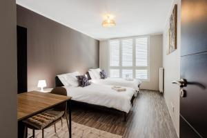 2 bright bedrooms, terrace & parking, near Geneva