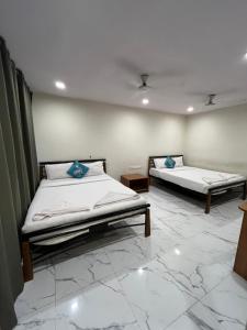 Red House Hostels - POWAI HOSTELS GROUPS