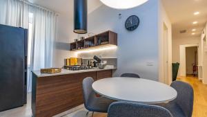 Testaccios Heart by Rentbeat