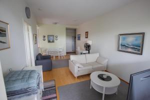 Mid Haven Cozy Apartment with Sauna, Glassed Balcony and Free Parking