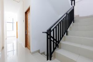 JJ House Mitra RedDoorz