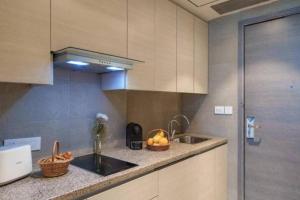 Golden glow in aipl joystreet