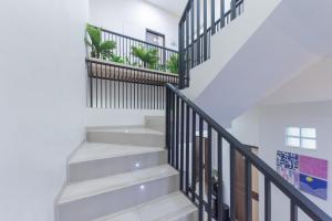 RedDoorz near CSB Mall Cirebon