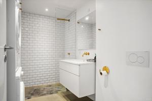 Townhouse with private Terrace- 5-minute walk from Tivoli