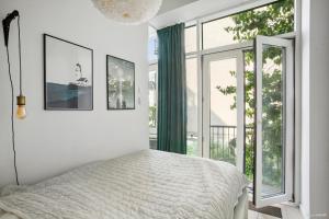 Townhouse with private Terrace- 5-minute walk from Tivoli