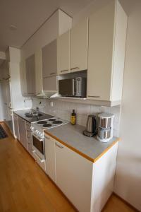 Lil Haven Cozy Studio with Sauna, Glassed Balcony and Free Parking