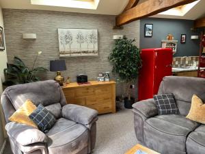 The Granary with hot tub - 2 miles from Skipton