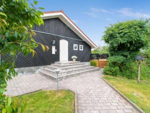 Holiday Home Flora - 150m from the sea by Interhome
