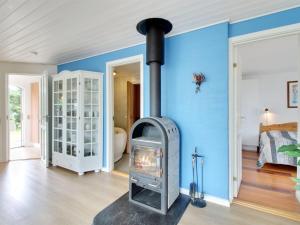 Holiday Home Flora - 150m from the sea by Interhome