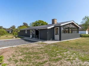 Holiday Home Hylleborg - 400m from the sea by Interhome