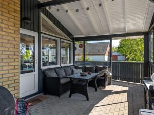 Holiday Home Hylleborg - 400m from the sea by Interhome