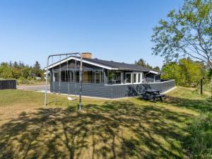 Holiday Home Hylleborg - 400m from the sea by Interhome