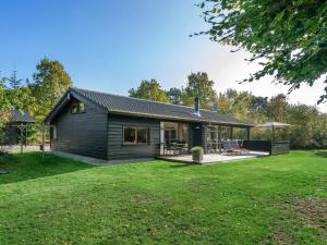 Holiday Home Mourits - 1-2km from the sea by Interhome