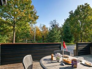 Holiday Home Mourits - 1-2km from the sea by Interhome