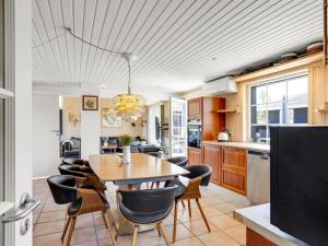 Holiday Home Erna - 400m from the sea by Interhome