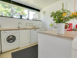 Holiday Home Enya - 600m from the sea by Interhome