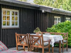 Holiday Home Arnborg - 2km from the sea by Interhome