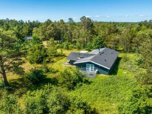 Holiday Home Ajten - 150m from the sea by Interhome