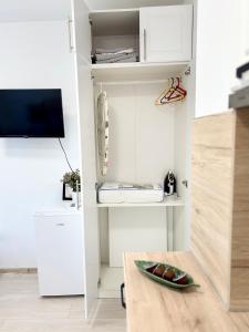 Sweet tiny house-central studio