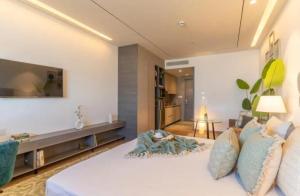 CEO suite in aipl joystreet