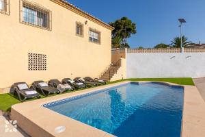 Villa Benlluire by Abahana Villas