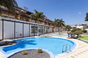 Home2Book Relaxing Getaway with Terrace & Pool