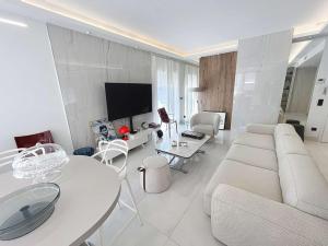 Fantastic penthouse 3 bedroom Croisette 406
