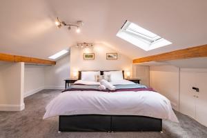 Spacious 4BR Victorian Terrace - Extra Beds